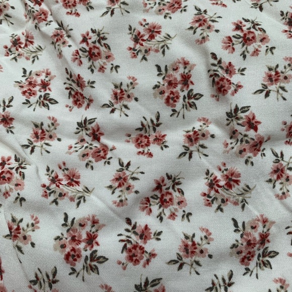 hollister size xs: floral white skirt with buttons - Picture 2 of 5